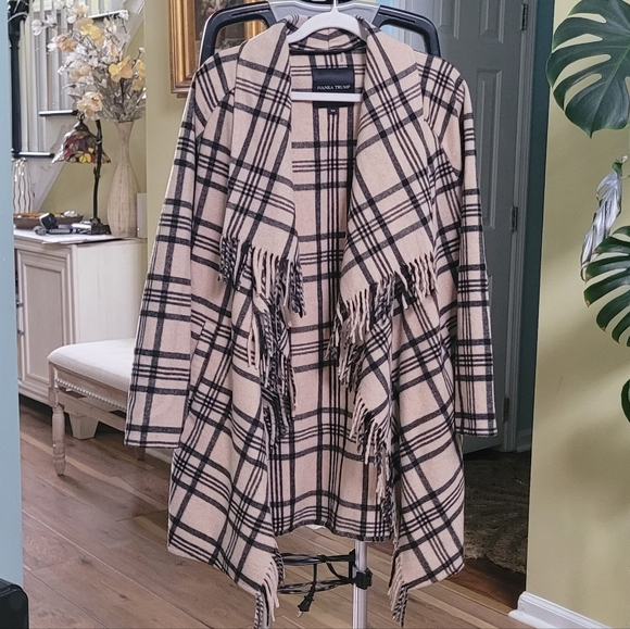 Ivanka Trump Beige and Black Plaid Drape & Fringe Front Coat-Oversize XS - Picture 1 of 8